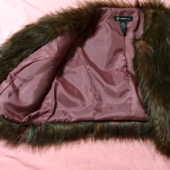 INC INTERNATIONAL CONCEPTS BURGUNDY FUR JACKET - Picture 5 of 7